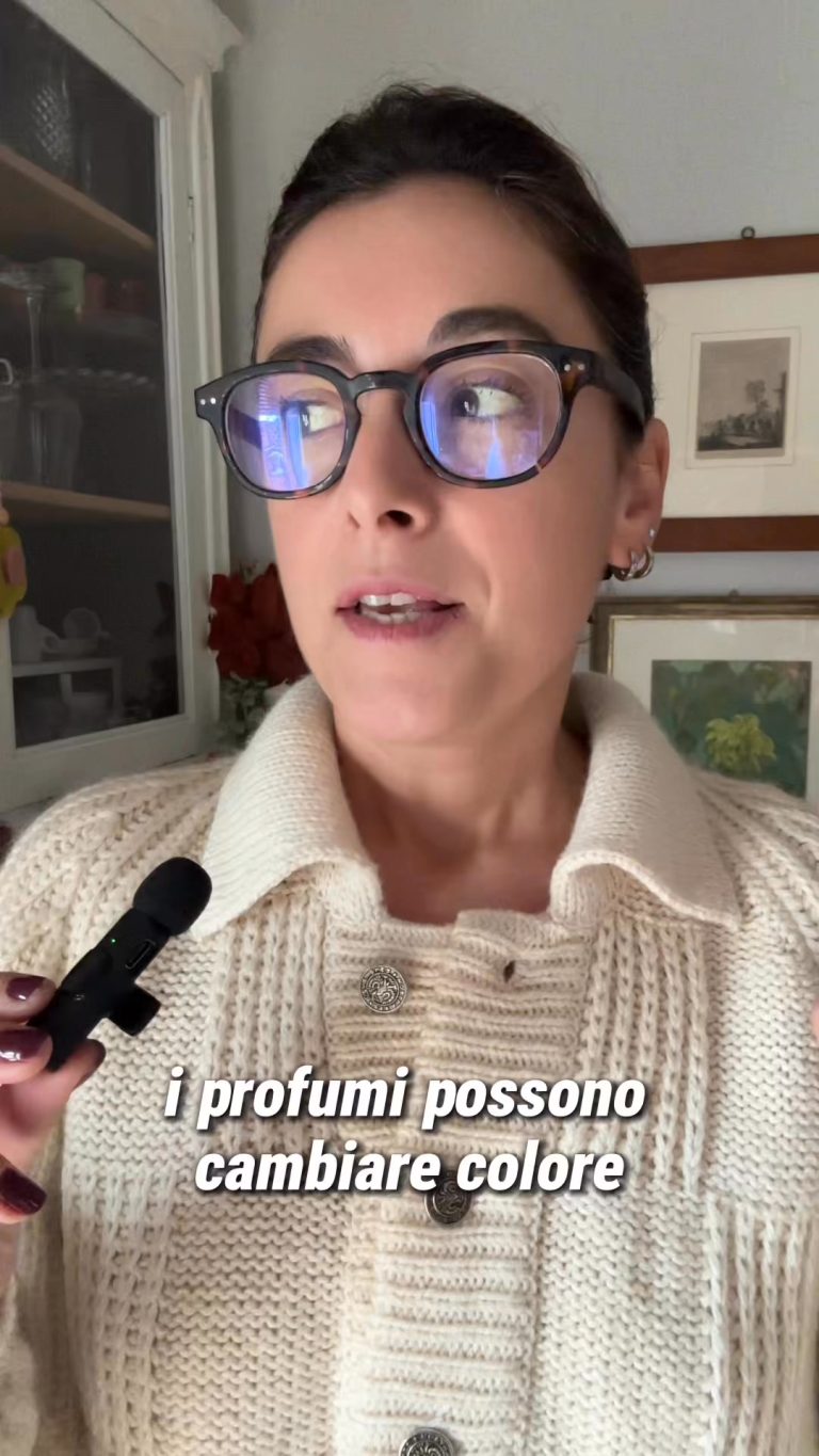 Instagram post from intensoopremiumparfum. This post is in position 2.