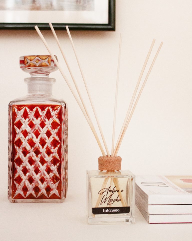 Instagram post from intensoopremiumparfum. This post is in position 5.