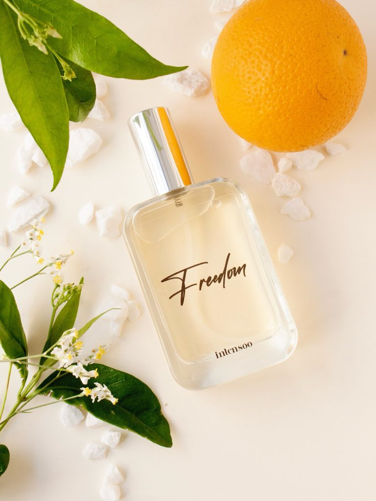 Instagram post from intensoopremiumparfum. This post is in position 1.