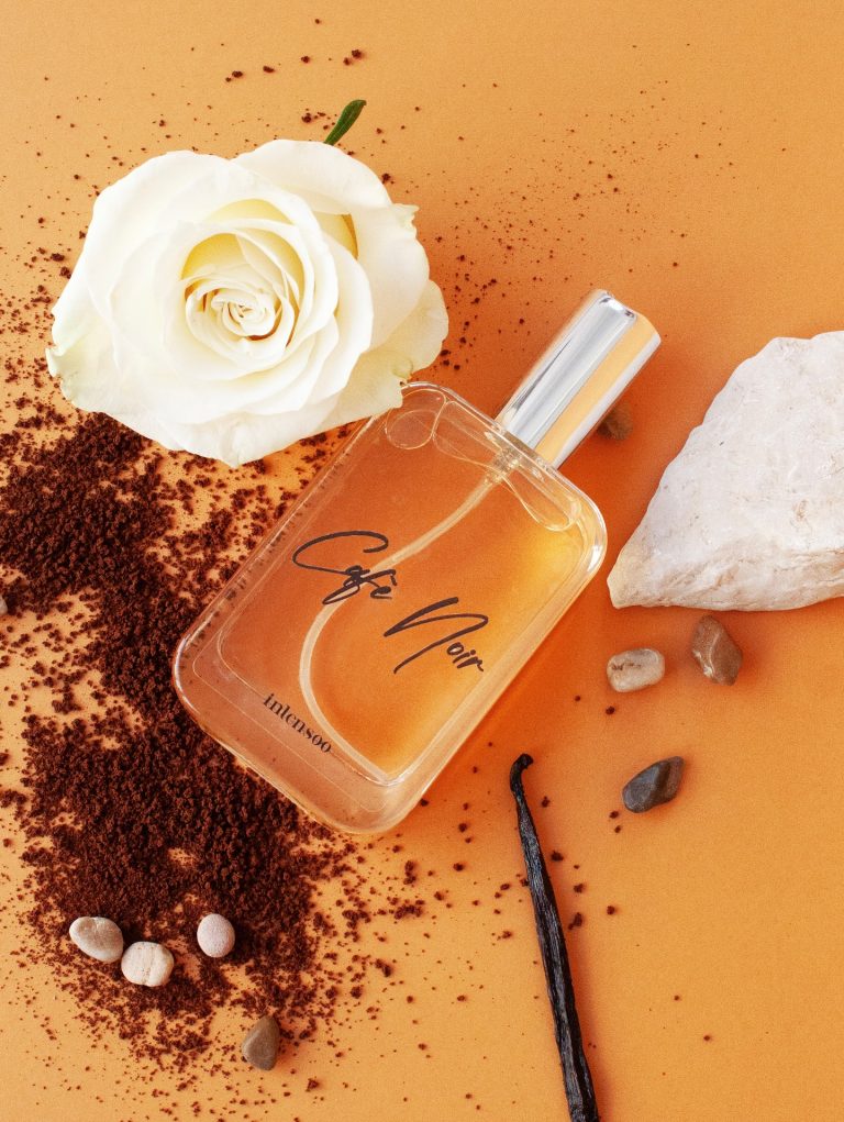 Instagram post from intensoopremiumparfum. This post is in position 3.