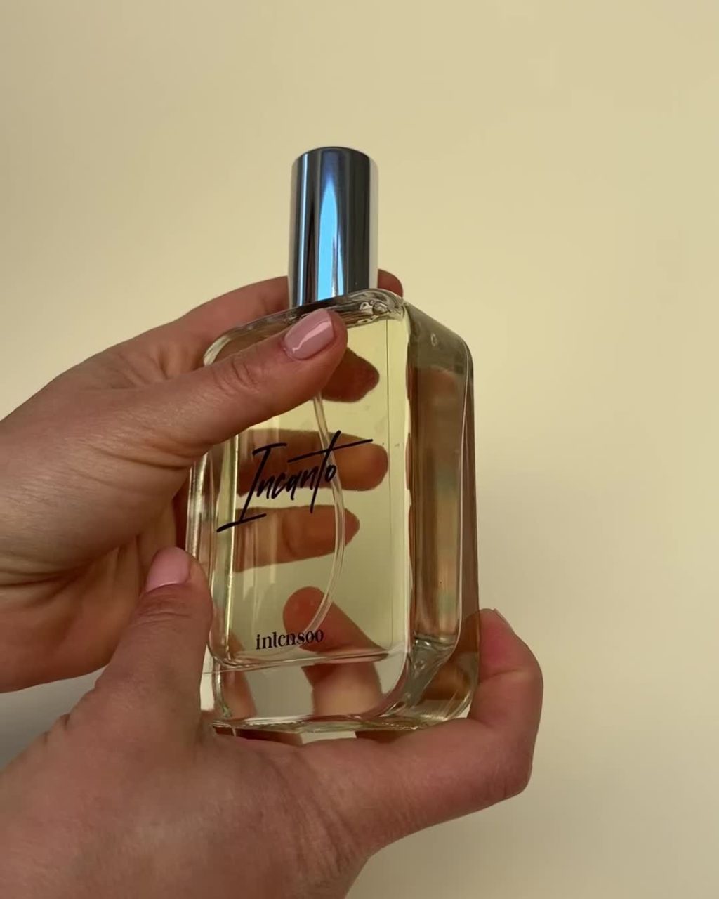 Instagram post from intensoopremiumparfum. This post is in position 3.