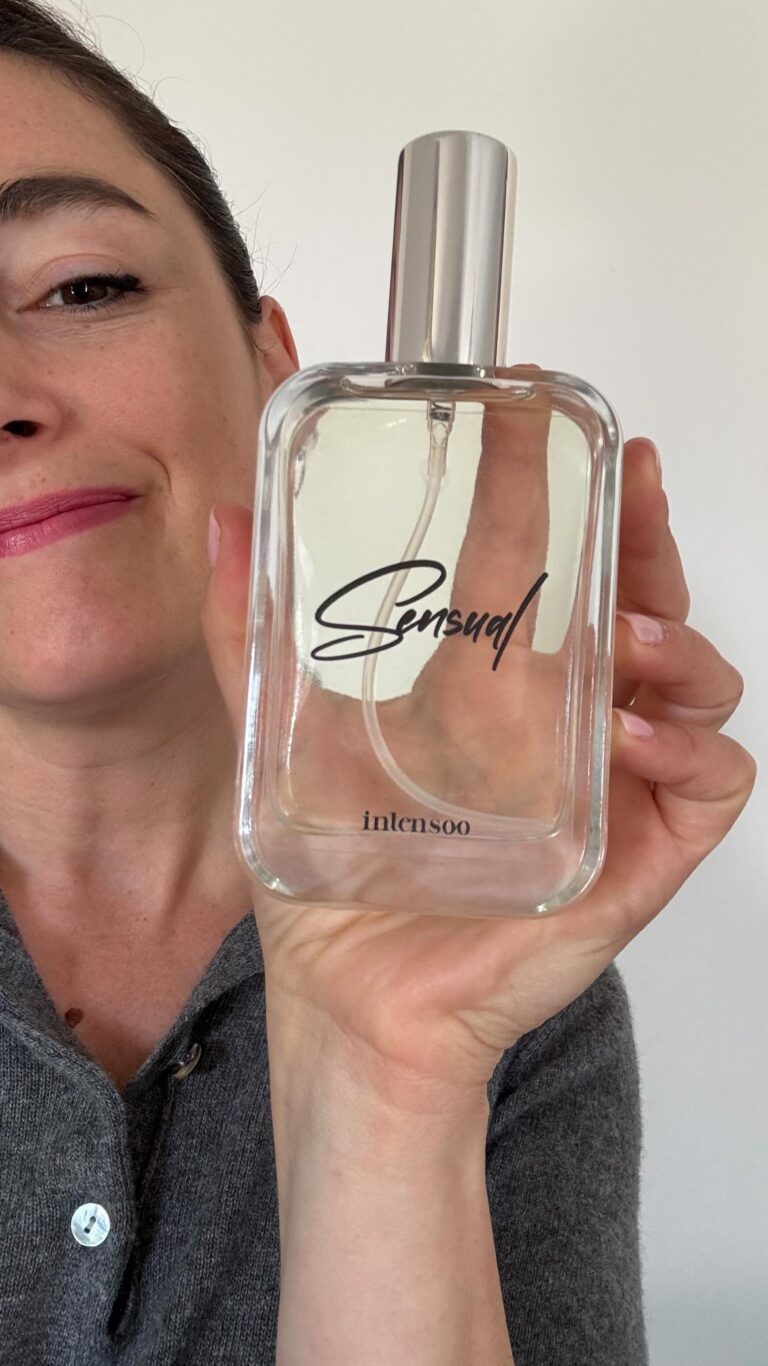 Instagram post from intensoopremiumparfum. This post is in position 2.