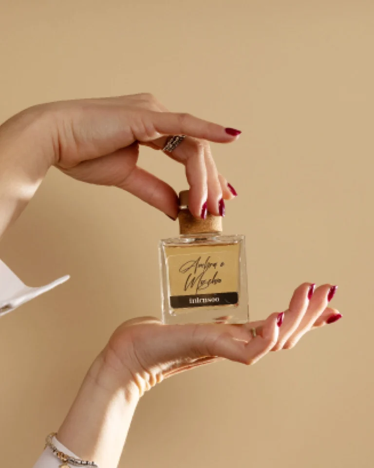 Instagram post from intensoopremiumparfum. This post is in position 0.