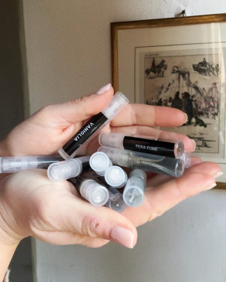 Instagram post from intensoopremiumparfum. This post is in position 4.