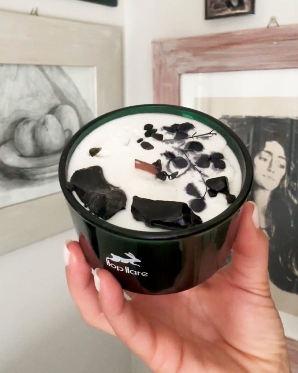 Instagram post from intensoopremiumparfum. This post is in position 0.