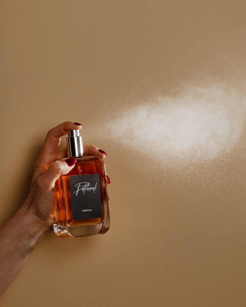 Instagram post from intensoopremiumparfum. This post is in position 0.