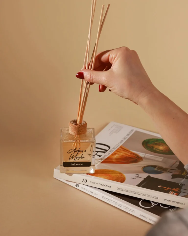 Instagram post from intensoopremiumparfum. This post is in position 1.