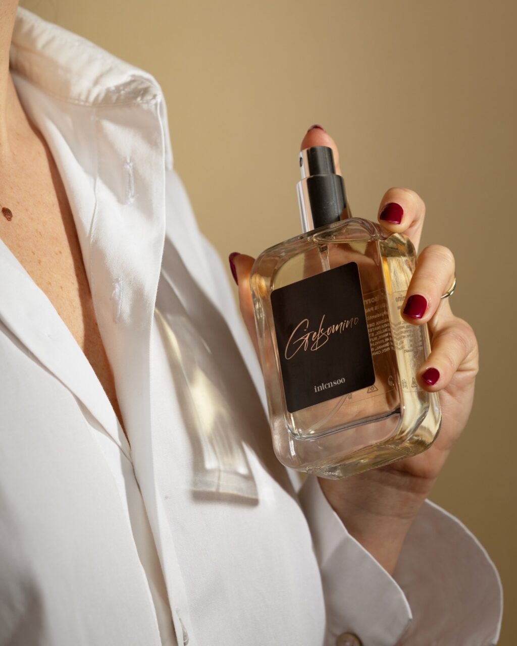 Instagram post from intensoopremiumparfum. This post is in position 0.