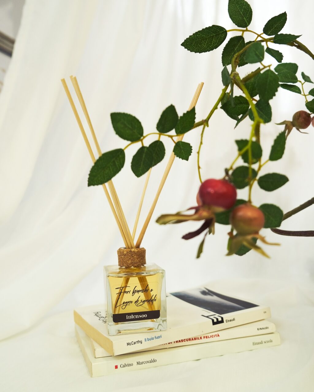 Instagram post from intensoopremiumparfum. This post is in position 2.