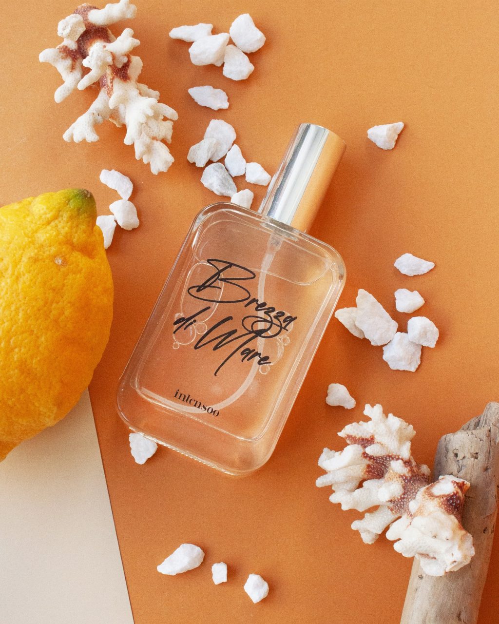 Instagram post from intensoopremiumparfum. This post is in position 0.