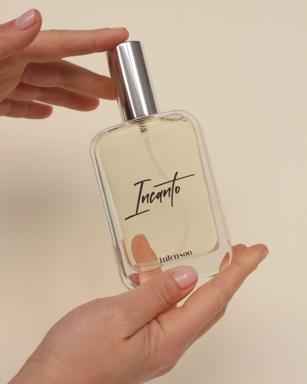 Instagram post from intensoopremiumparfum. This post is in position 2.